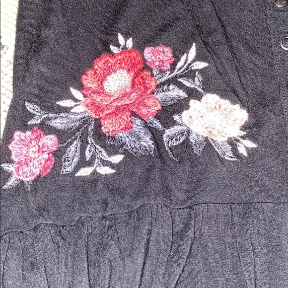 AE embroidered top - Picture 4 of 6